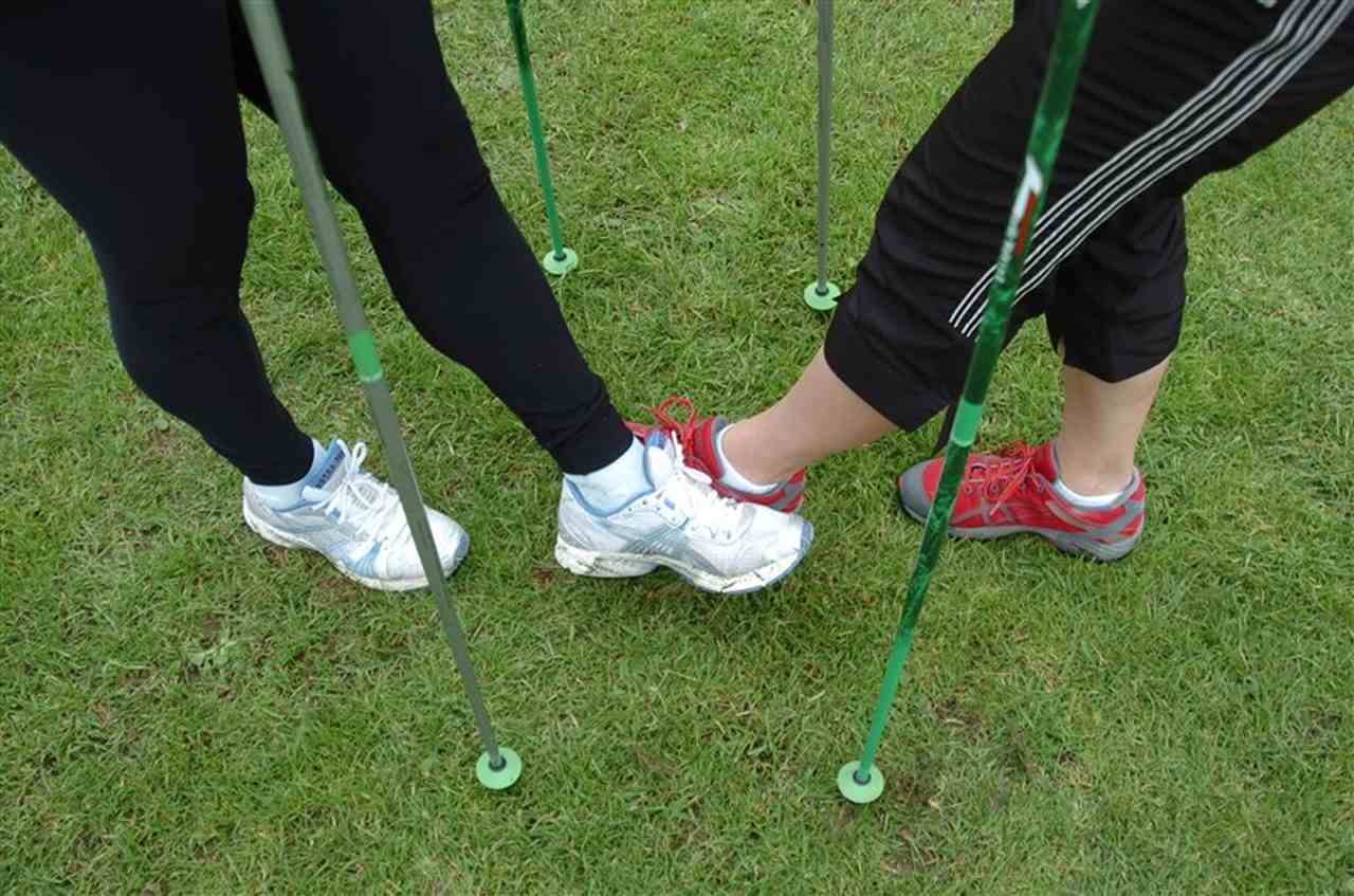 Nordic Walking Parterübungen Bein Aussenseite