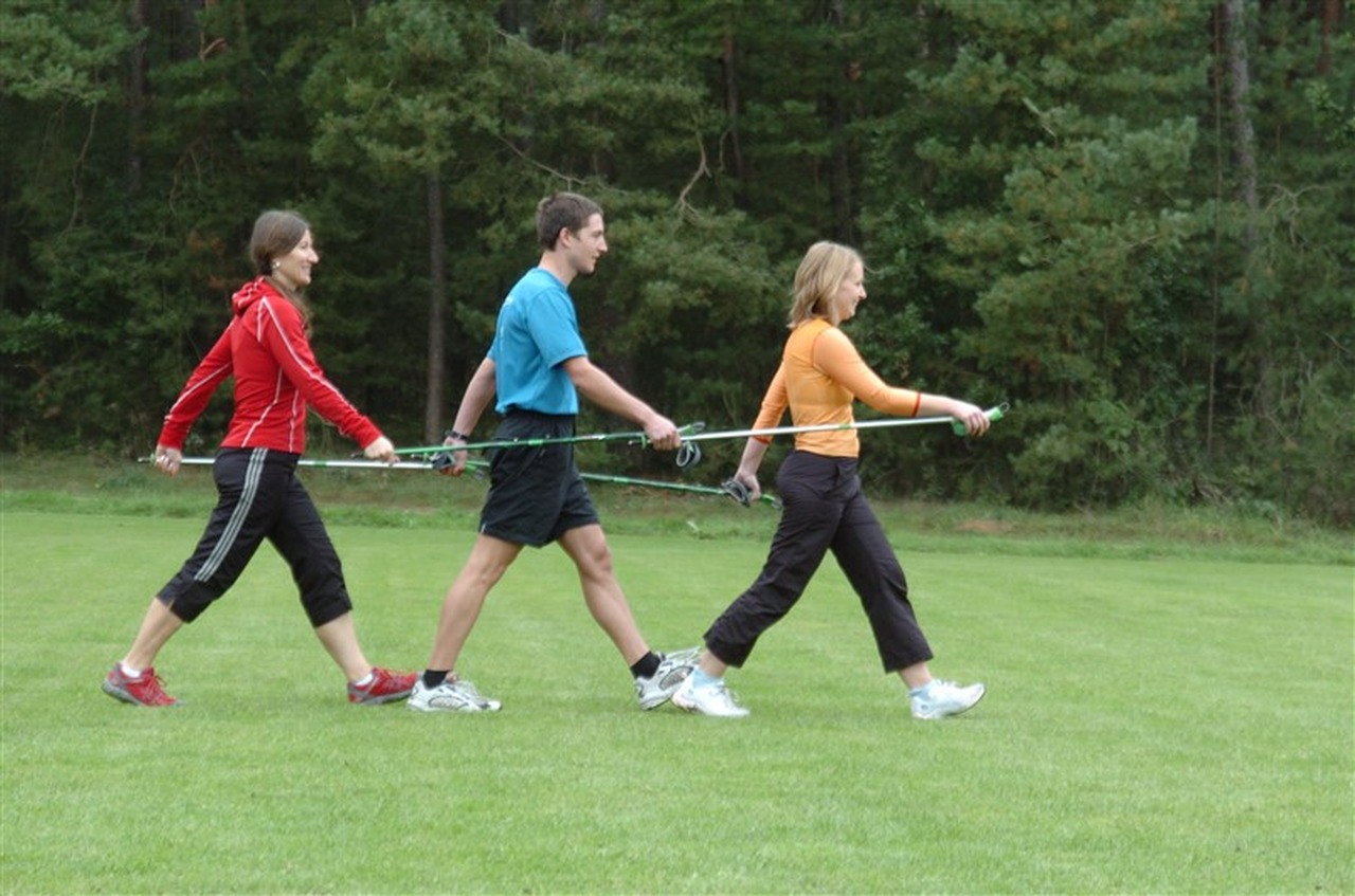 Spass mit der Nordic Walking Gruppe